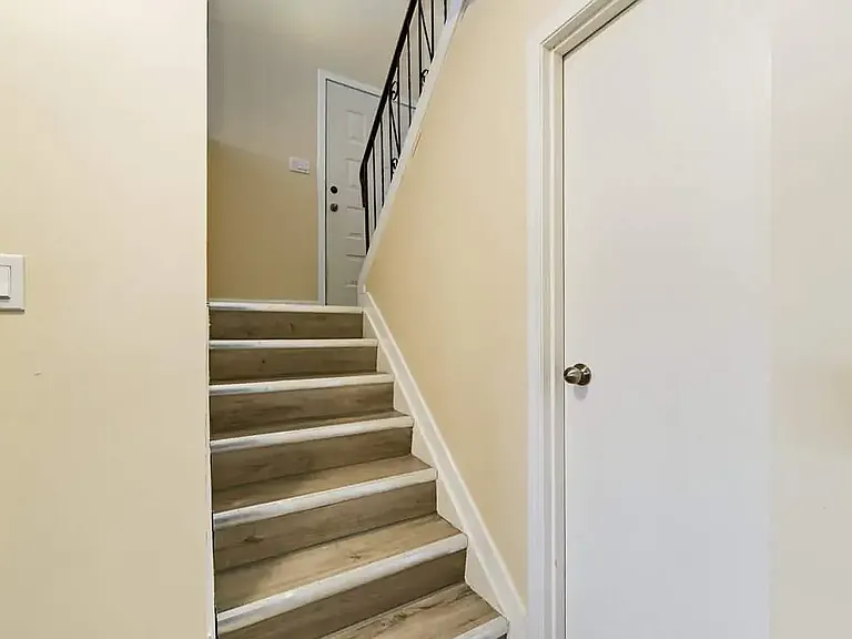 3813 53a St #3815B — Photo 9
