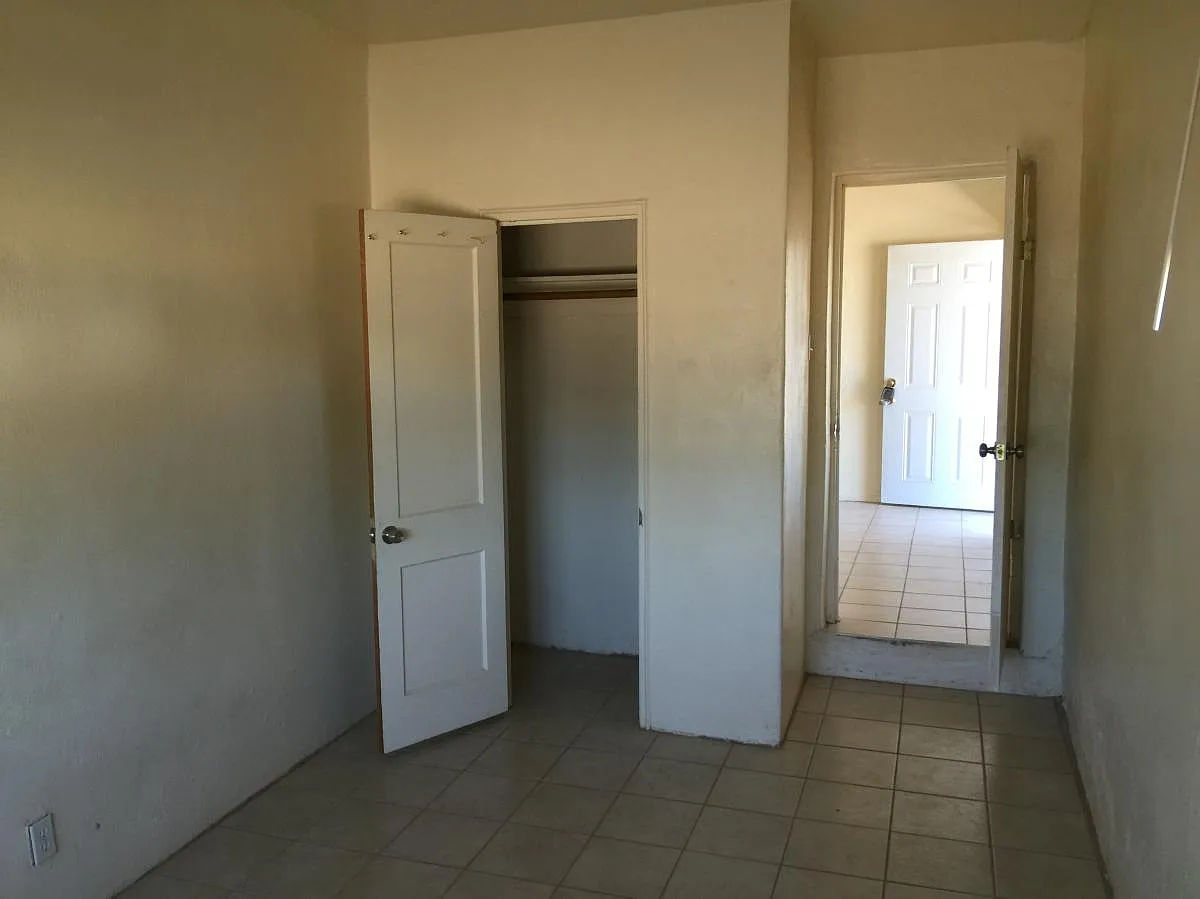 1 bed, 800 sqft, $1,100 — Photo 3