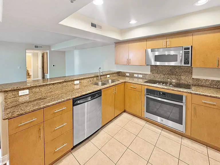 924 Hornblend St #101 — Photo 6