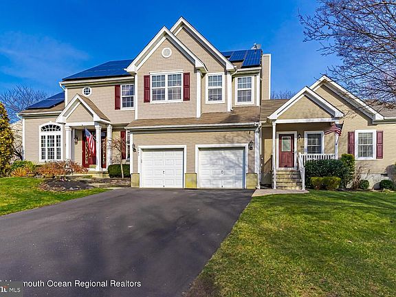 4th image of 2443 Forest Cir