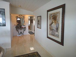 Entry :: 1043 Annapolis Dr.