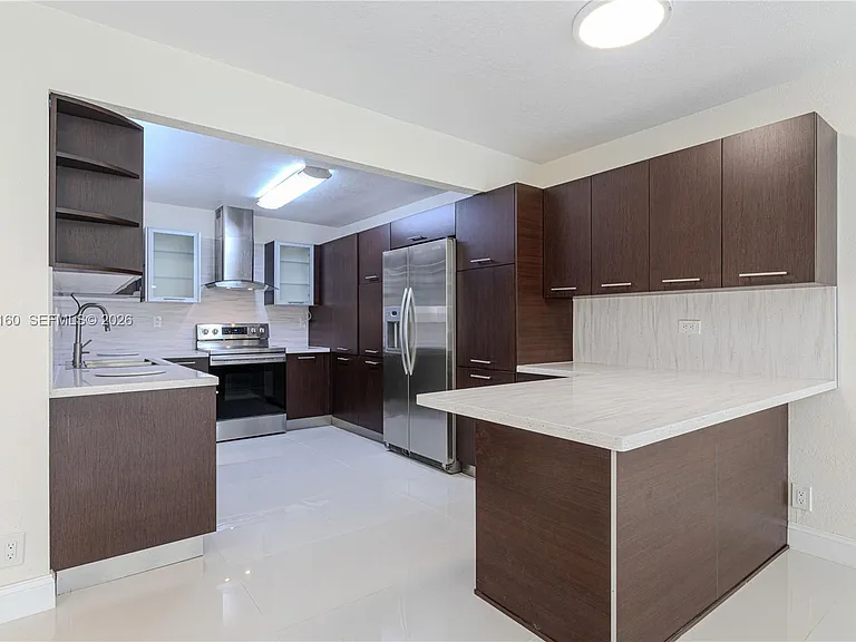 231 Poinciana Dr #401 — Photo 7