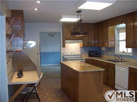 3rd image of 164 Wildwood Trce