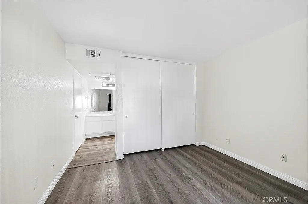 2 bed, 930 sqft, $2,600 — Photo 4