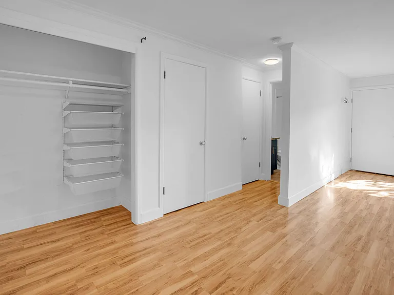 4451 Woodland Park Ave N #2 — Photo 7