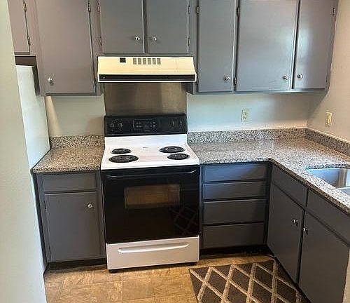 4th image of 436 Grove St #436