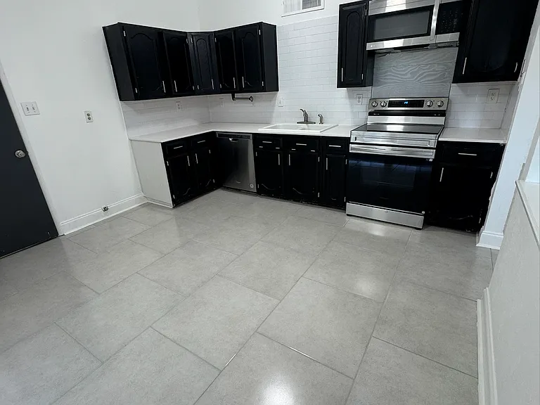 6012 Turner St — Photo 10