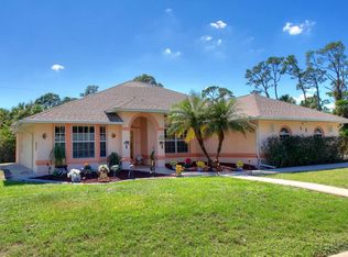 25 Palmer Dr, Sebastian, FL 32958