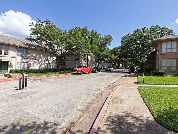 3rd image of 10590 High Hollows Dr APT 284