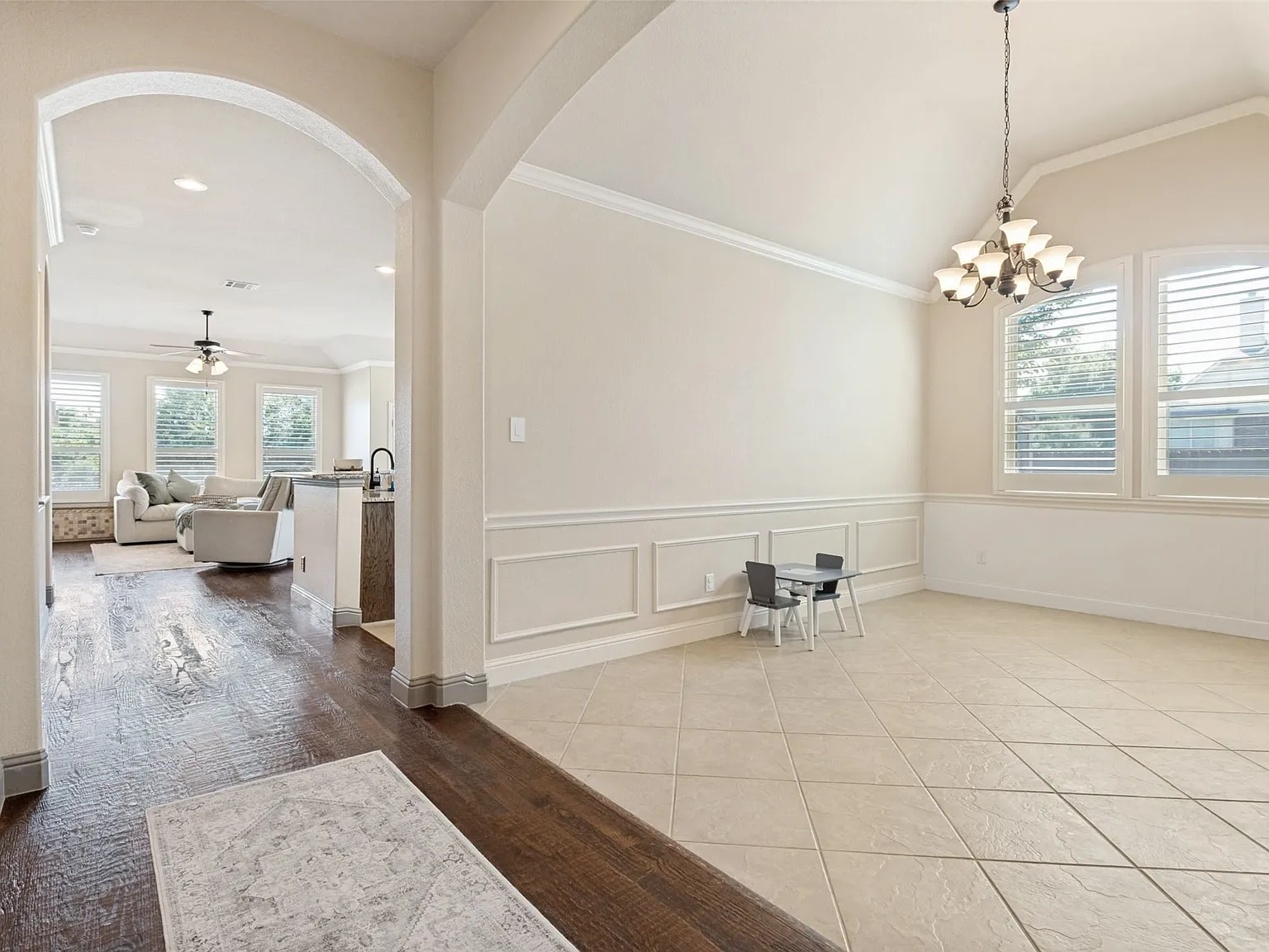 3 bed, 2.0 bath, 2188 sqft, $2,850 — Photo 3