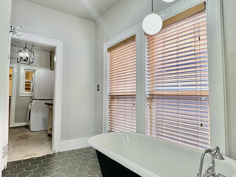 220 W Latimer St #B — Photo 24