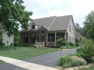 1037 Amber Ct, West Chicago, IL 60185