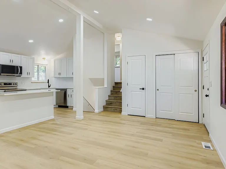 301 S Newland St — Photo 5
