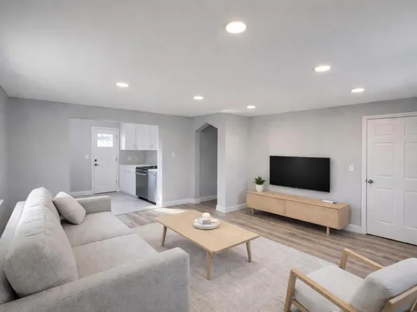 8 Charles Ct Floor 1, Lodi, NJ 07644