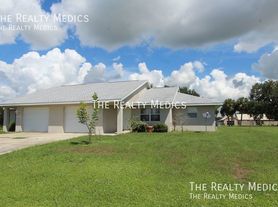 8211 Cozumel Ln Sebring, FL, 33876 - Apartments for Rent | Zillow