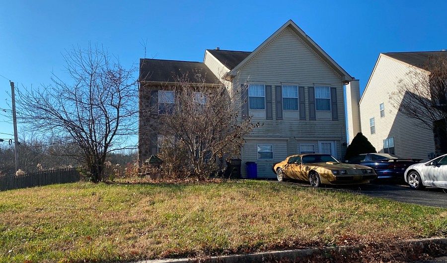 1st image of 201 Commons Ln