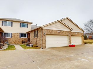 30599 Victoria Ct, Chesterfield, MI