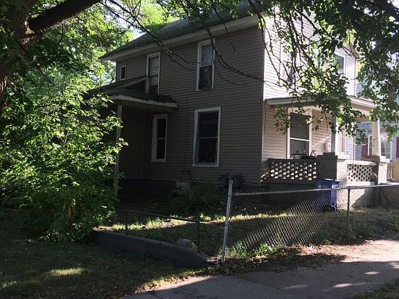 5th image of 121 Green St SE