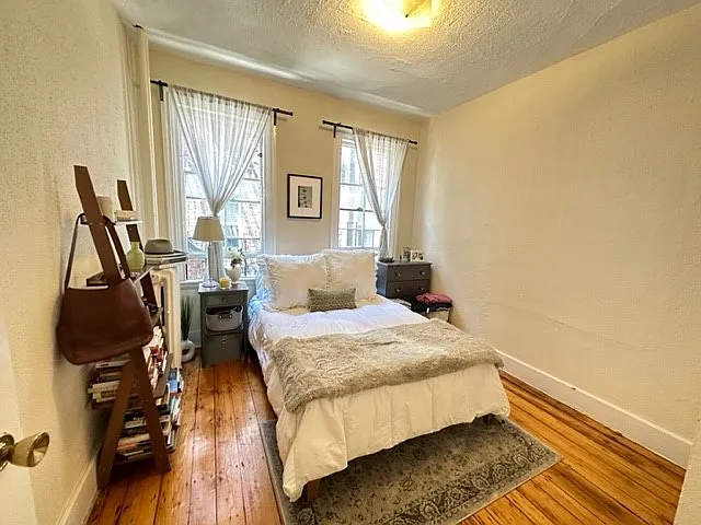 1 bed, 300 sqft, $2,300 — Photo 4