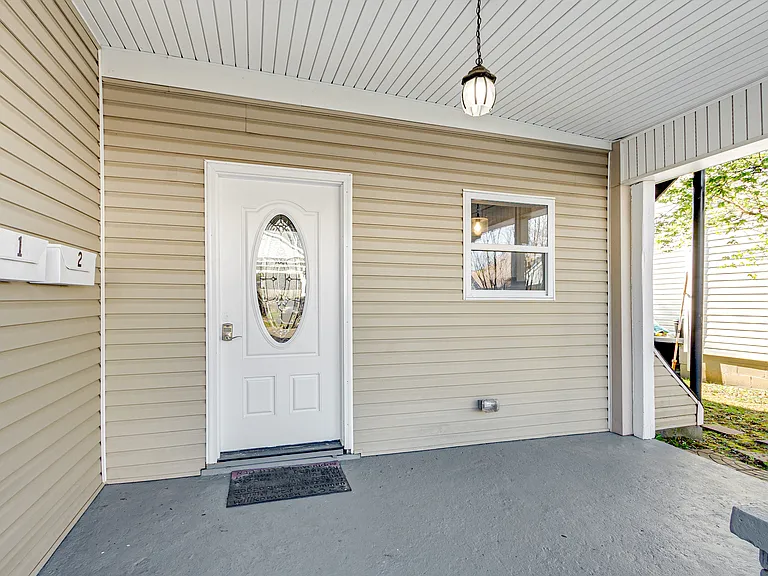 2450 Woodbine Ave #1 — Photo 17