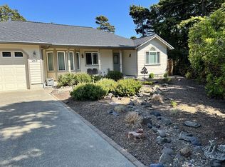 110 Ocean View Ct, Florence, OR 97439