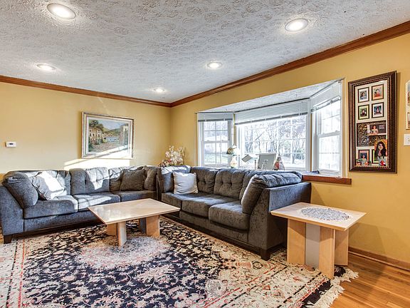 5th image of 1204 Grandin Ave