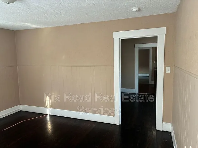 1002 Auburn St #2 — Photo 10