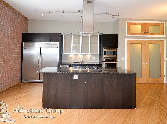 3rd image of 4322 N Western Ave
