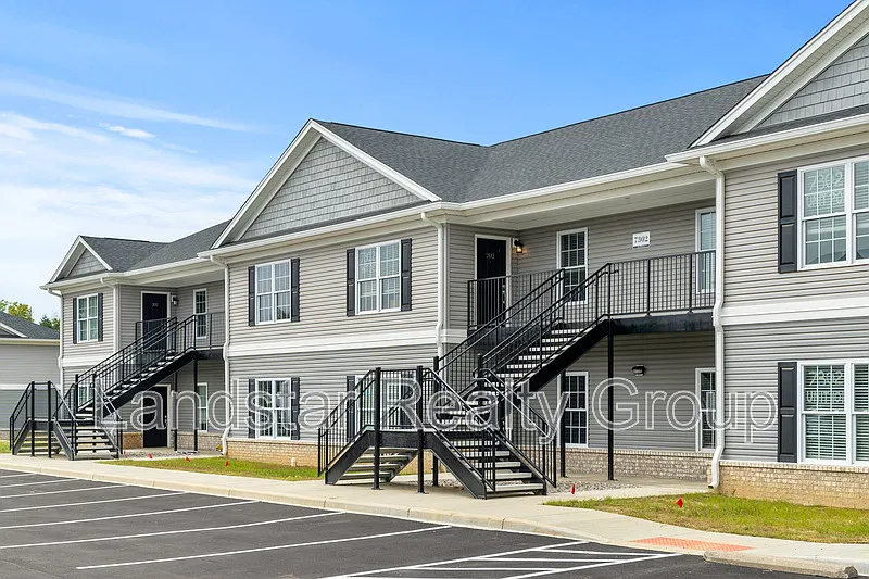 7300 Tiger Way #201