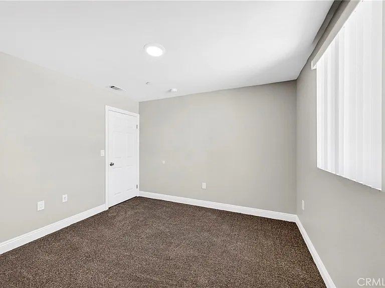 11227 Towne Ave — Photo 11