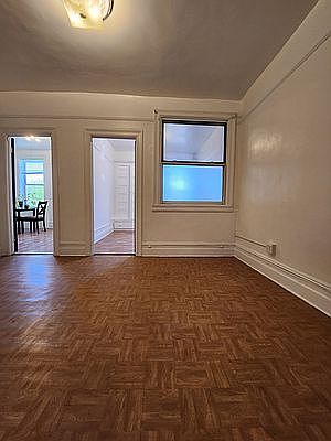 5th image of 367 20th St APT 4