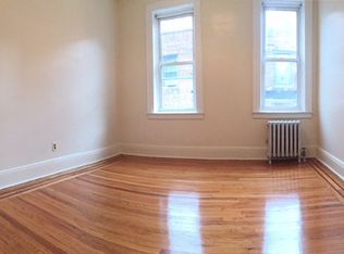 4246 81st St #8, Elmhurst, NY 11373