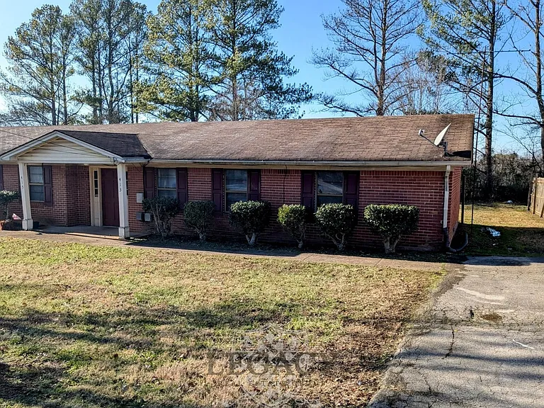 413 Shawnee Dr — Photo 2