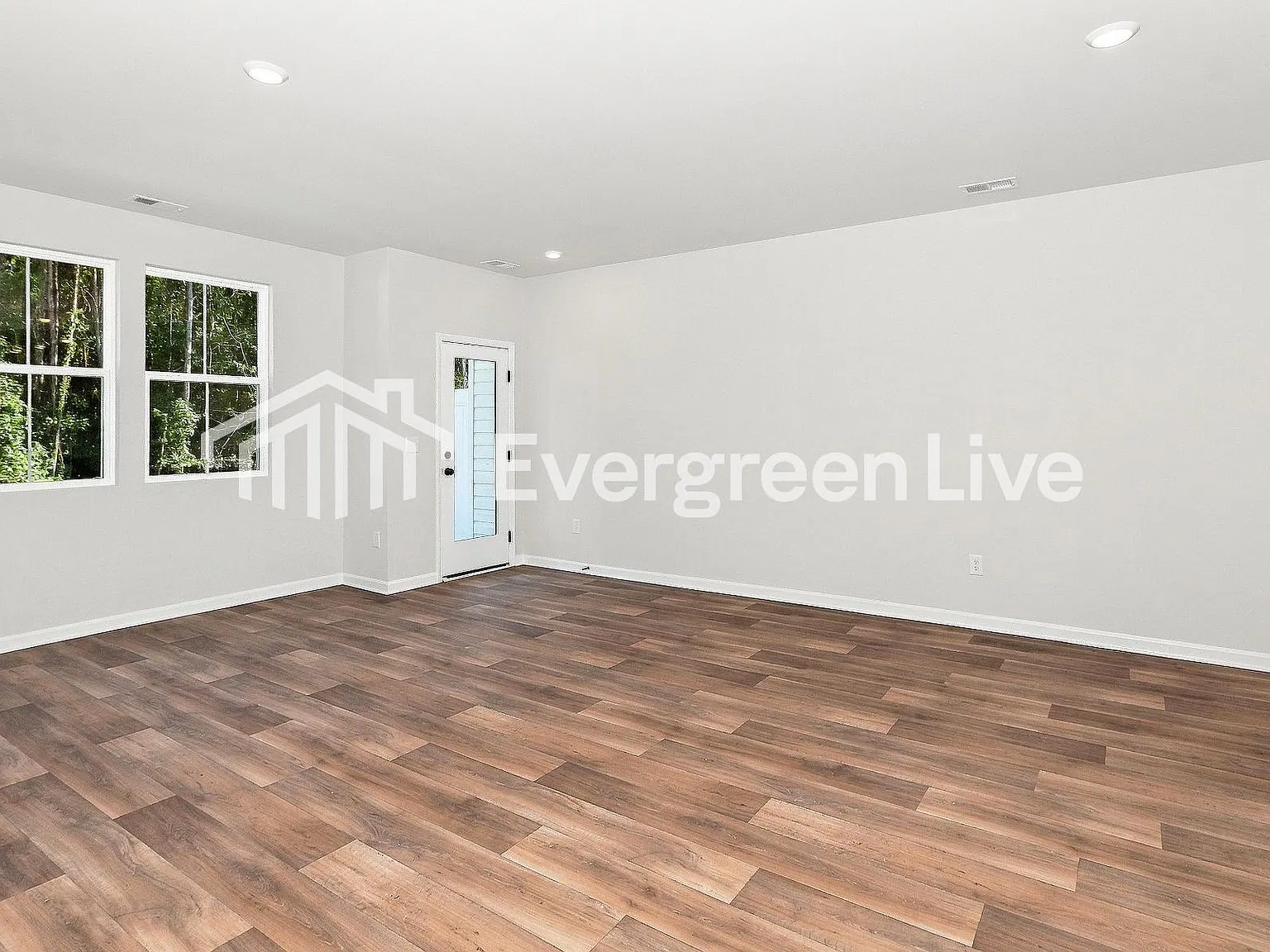 3 bed, 2.5 bath, 1905 sqft, $1,850 — Photo 3