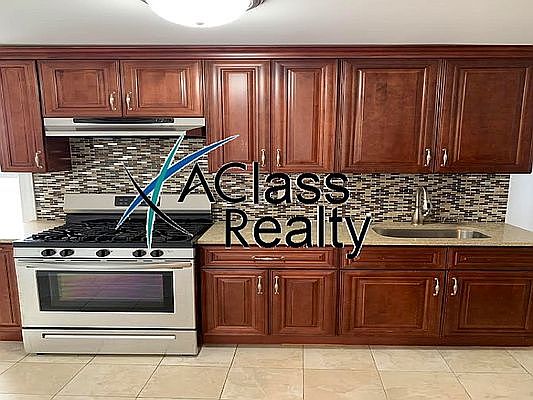 1st image of 2847 46th St APT 3