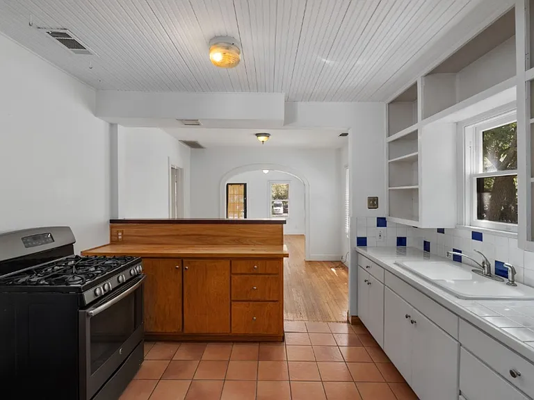 1500 Newning Ave — Photo 9