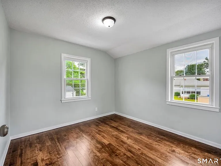 607 Hartford Rd — Photo 8