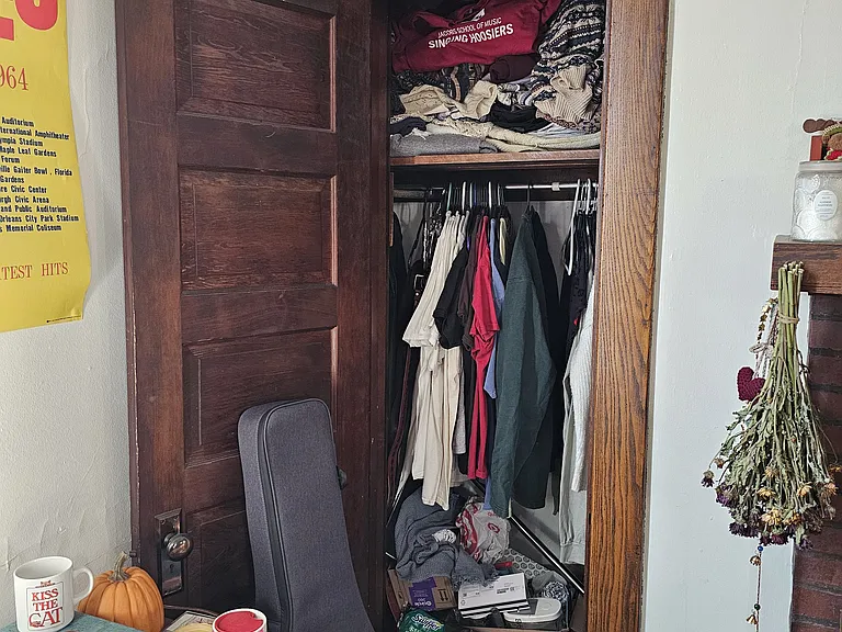 813 E University St — Photo 10