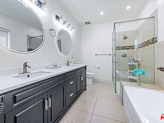 5th image of 1755 Heywood St Unit 106