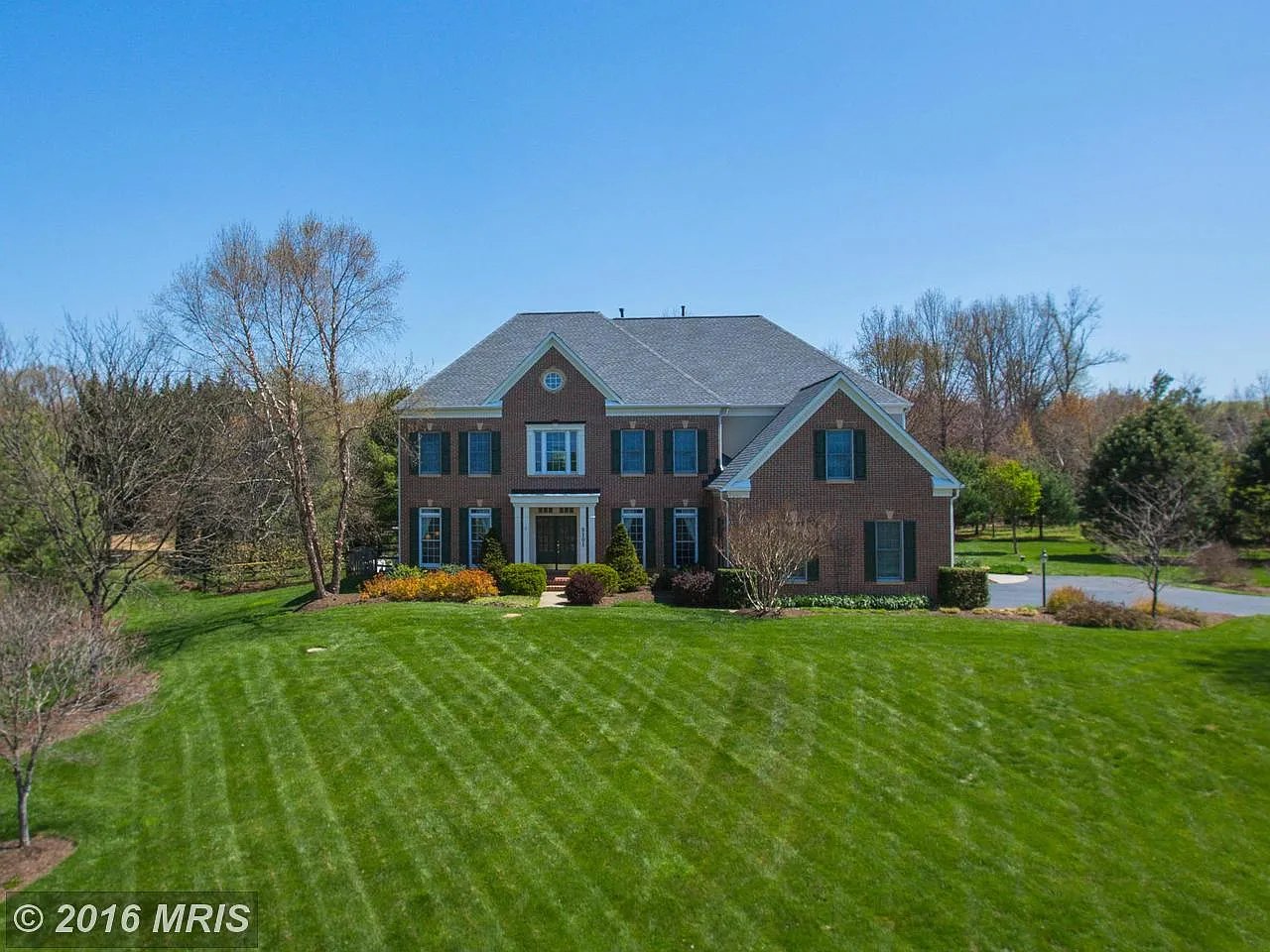 8101 Huntfield Dr photo 1