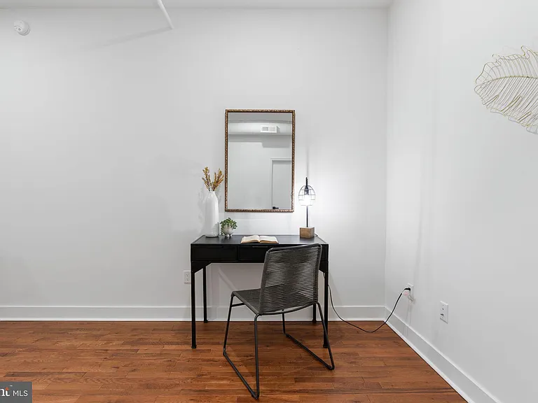 240 Hermitage St #102 — Photo 8