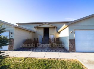 198 Opal Ct APT B, Shelley, ID 83274