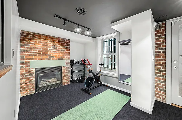 Rented by Compass | media 14