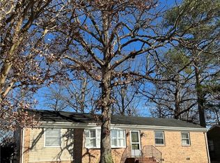 922 Yorkshire Rd, Colonial Heights, VA 23834