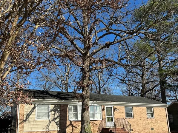 922 Yorkshire Rd, Colonial Heights, VA 23834