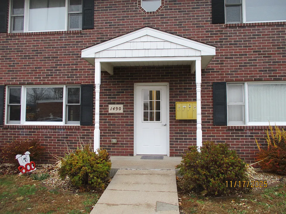 1490 Tower Dr #3