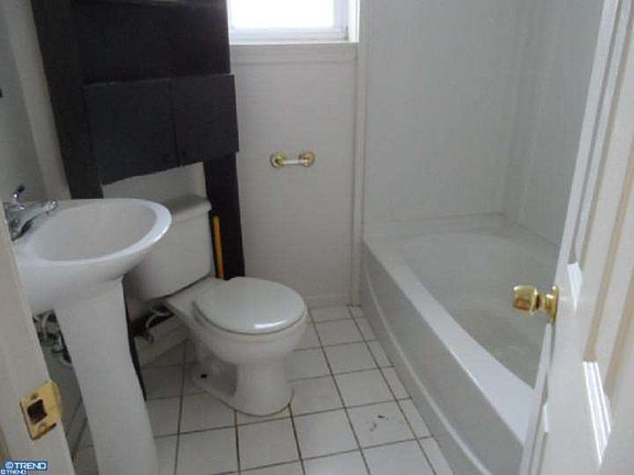 5th image of 1621 Latona St