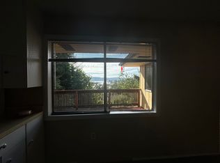 634 10th Ct, Coos Bay, OR