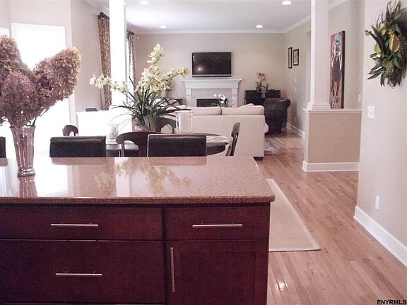 3rd image of 8 Westbury Dr