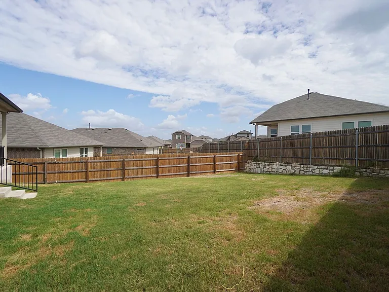 115 Bethpage Dr — Photo 40